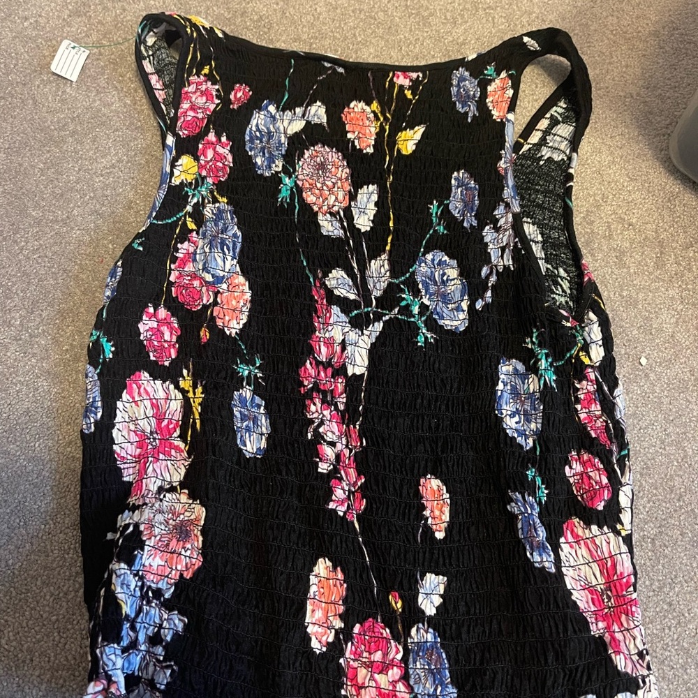 Black tank top with colorful flowers - Picture 2 of 3